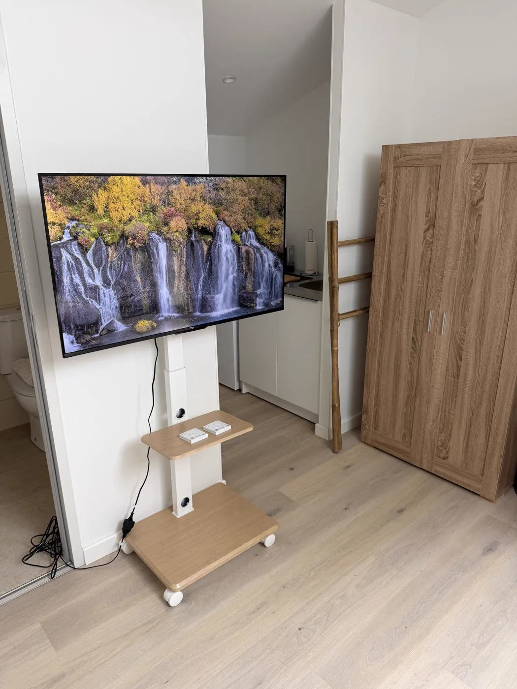 Coin TV et kitchenette